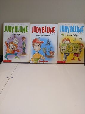 Judy Blume | Accents | Judy Blume Tales Of A Fourth Grade Nothing Childrens Scholastic 5 Book ...